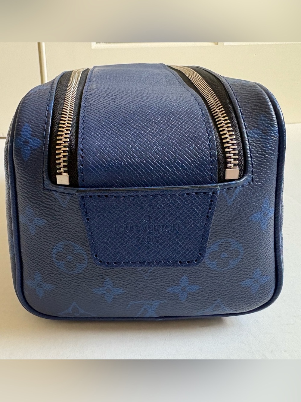 Louis Vuitton - Cobalt Blue Canvas Taigarama Dopp Kit M30849- Pristine Condition - Picture 7 of 15
